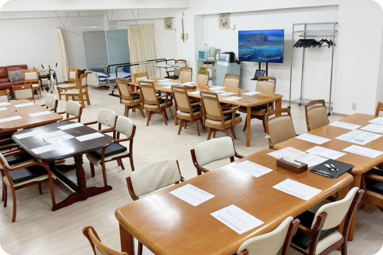 レクリエーションに参加する利用者